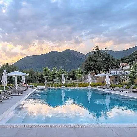 Montenegro Otel Podgoriçe